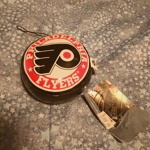 New with tags NHL plush vinyl Philadelphia Flyers 4.5" hockey puck
